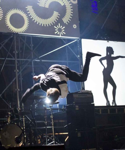 shadow_box_ombre_lumiere_compagnie_hybride_9 acrobatic shadow